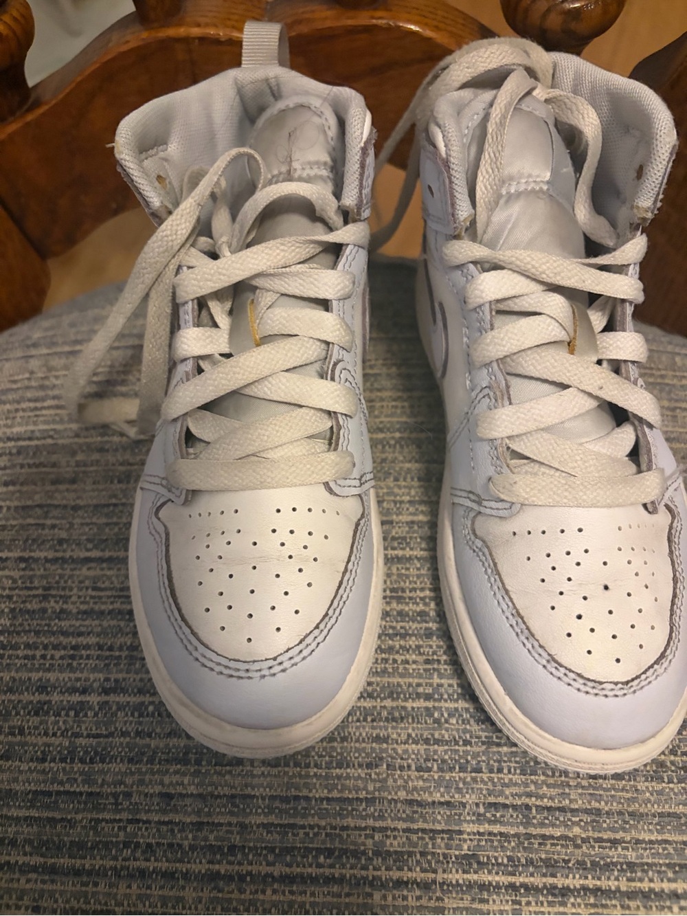 Kids White High-Top Sneakers girl’s size 13 by Nike